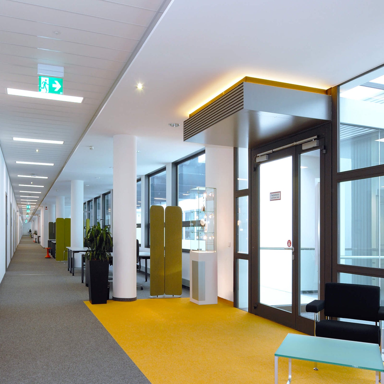 LED-panel Basic Office hvit 119,5x29,5 cm montert i tak