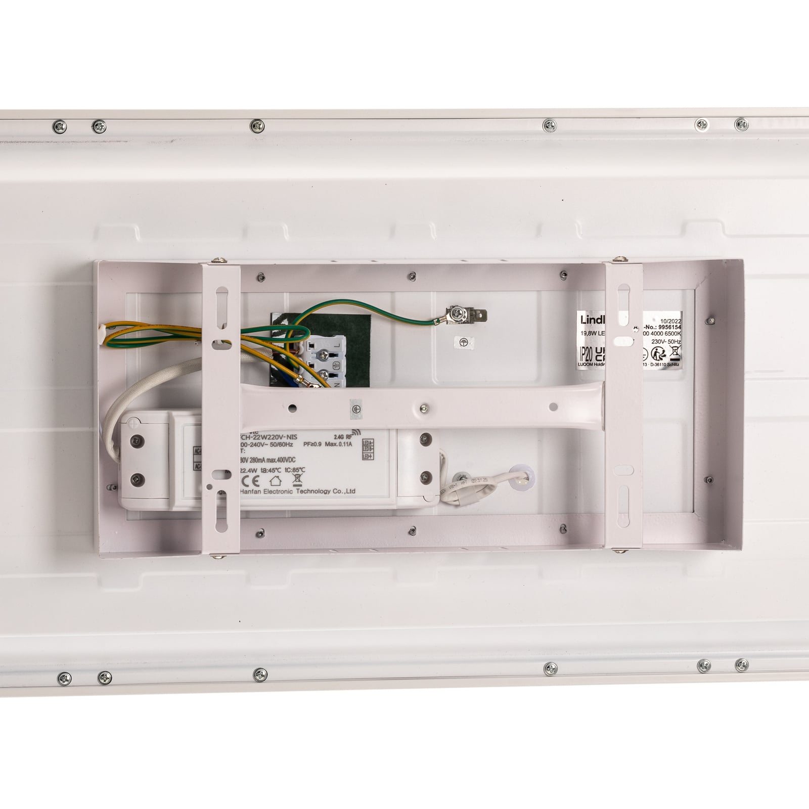 LED-panel Kenma CCT 60x30 cm dimbar med fjernkontroll med fjernkontroll i bruk