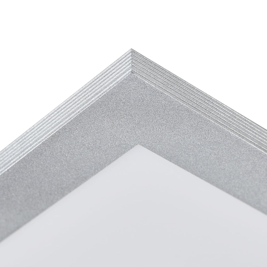 LED-panel Lyndra dimbar aluminium 40x40 cm nærbilde av aluminiumskant