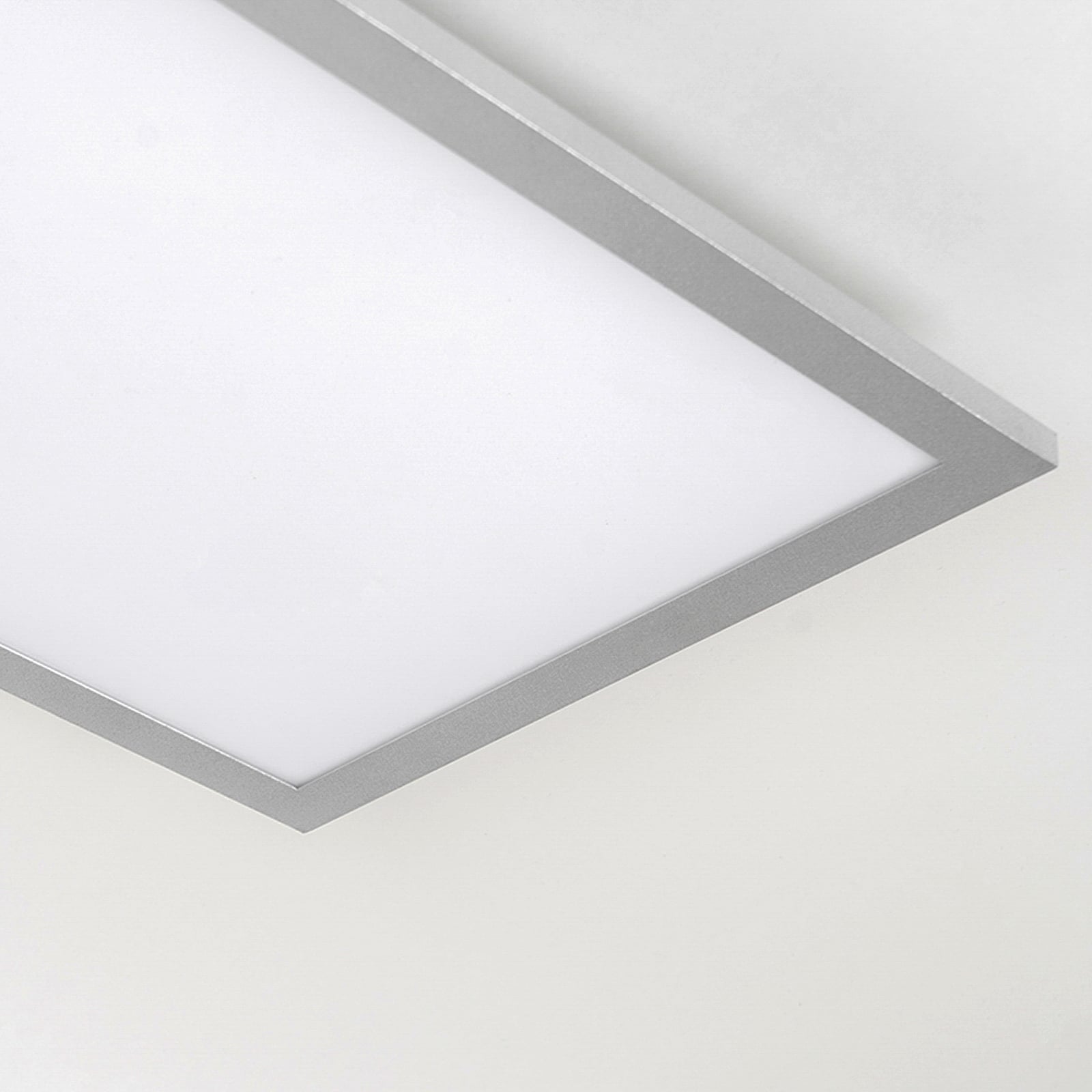 LED-panel Lysander CCT dimbar sølv sideprofil