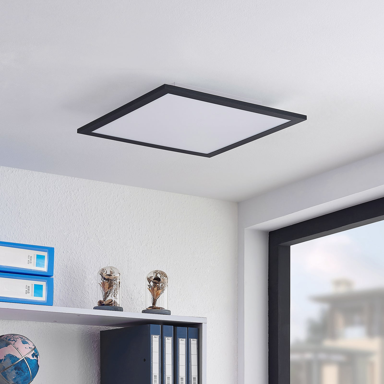 LED-panel Nelios 40x40 cm 4000K svart aluminium detalj av ramme