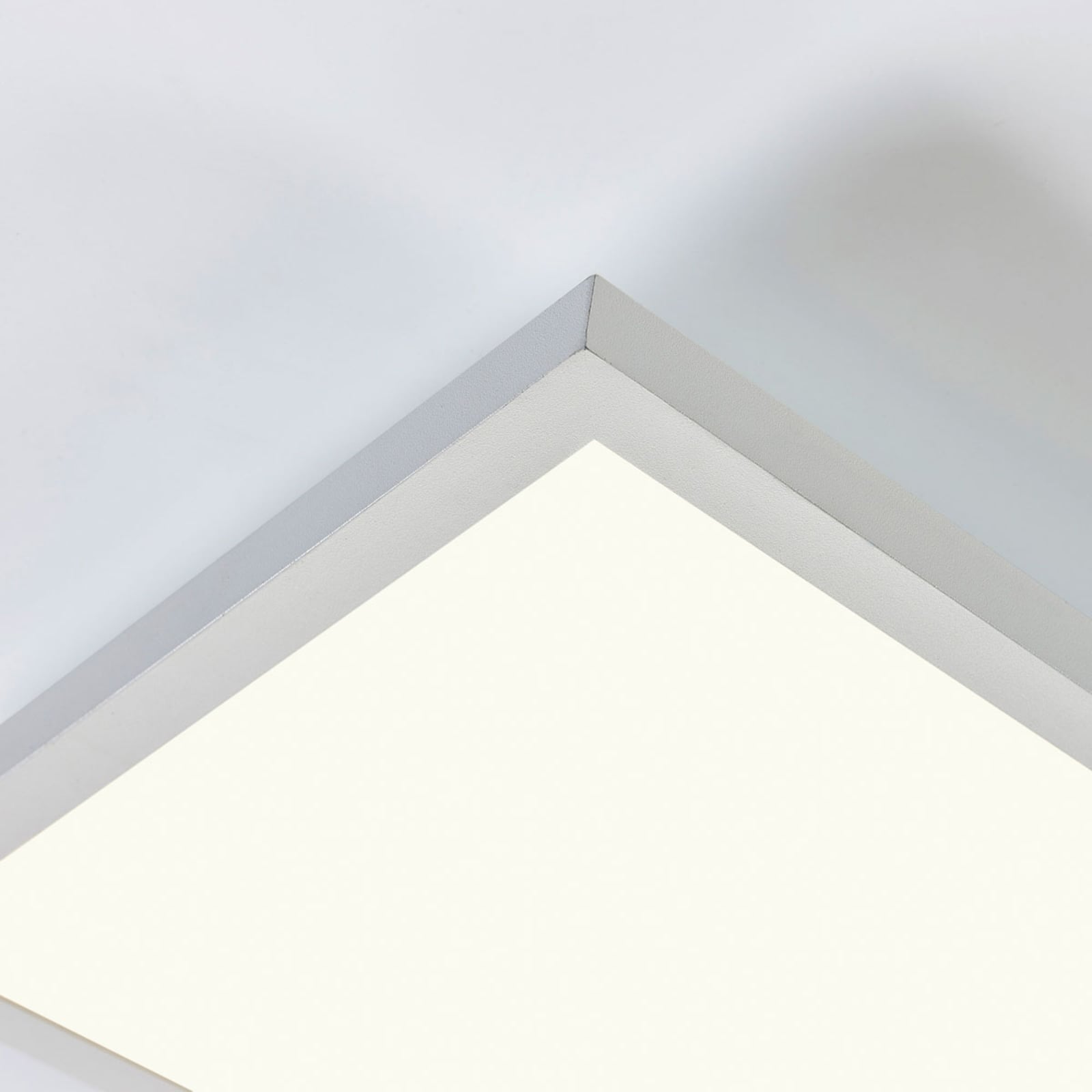LED-panel Philia CCT dimbar 120x30 cm 30W fjernkontroll lysfordeling