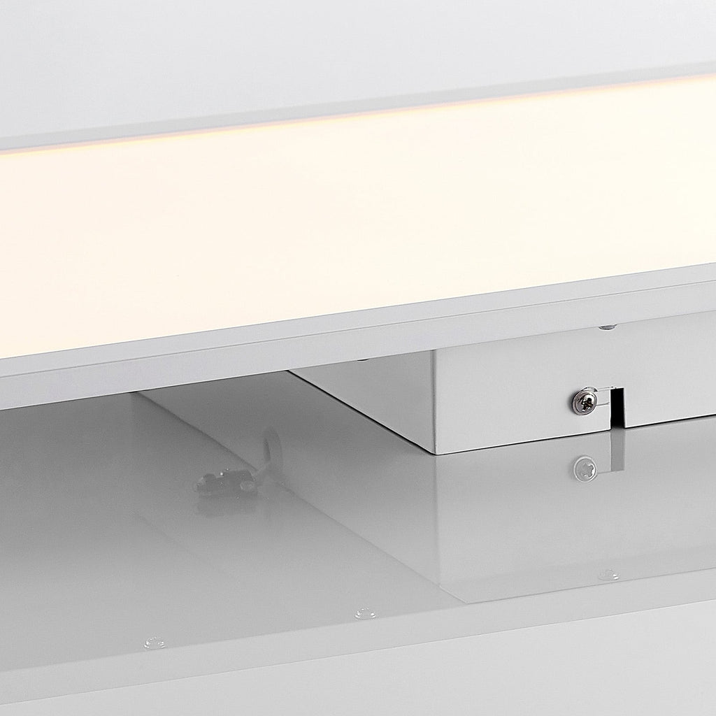LED-panel Quais hvit aluminium 80x30 cm opplyst i kjøkken