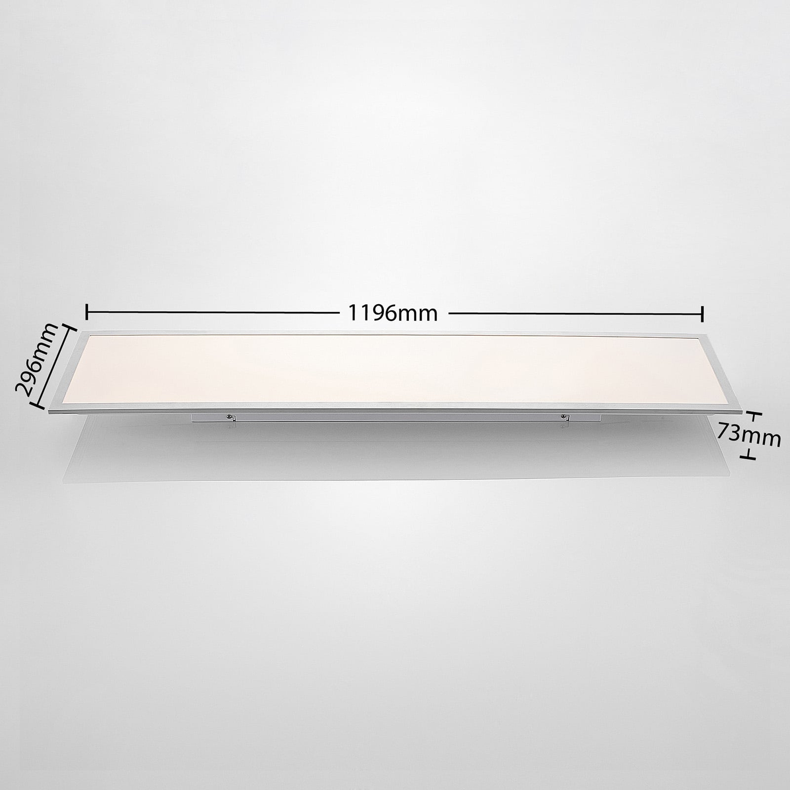 LED-panel Stenley CCT dimbar 120x30 cm montert i rom