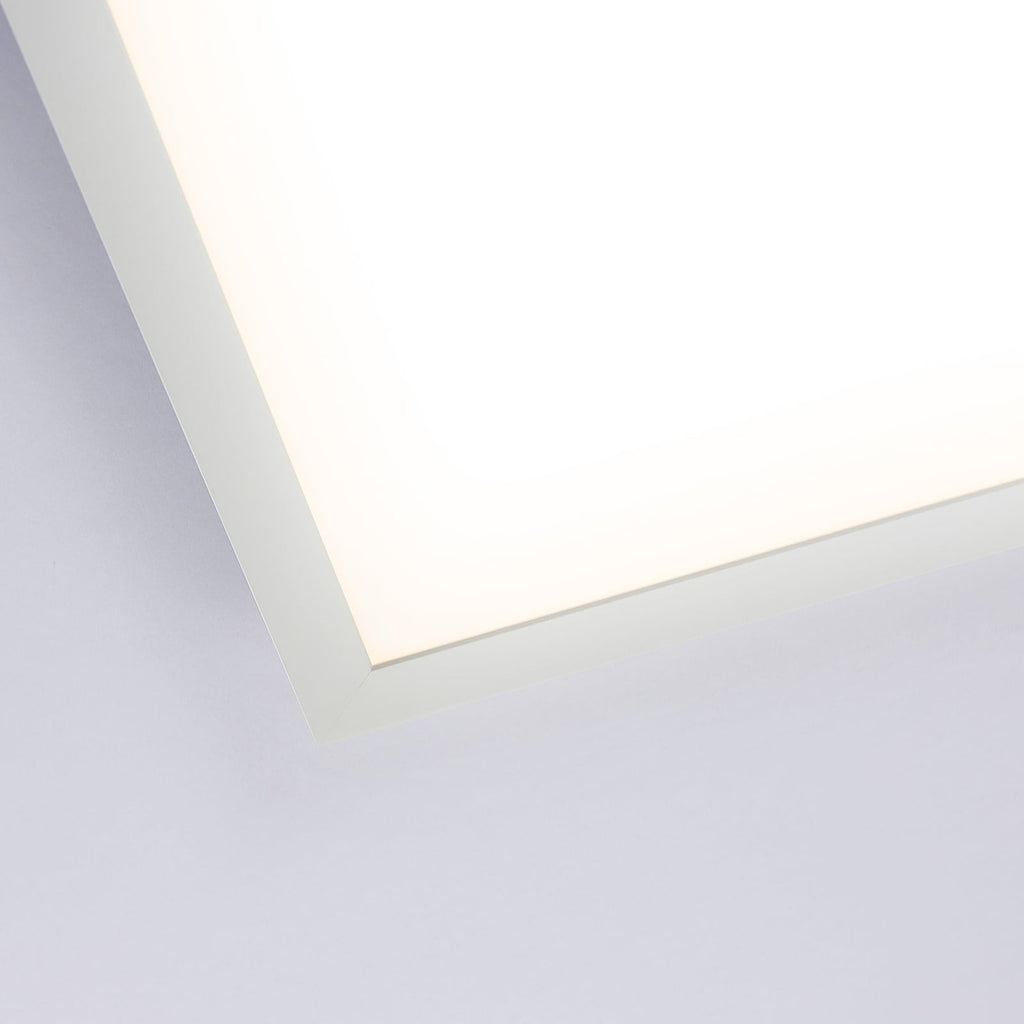 Nærbilde av LED-panel Tinus RGB dimbar med fjernkontroll