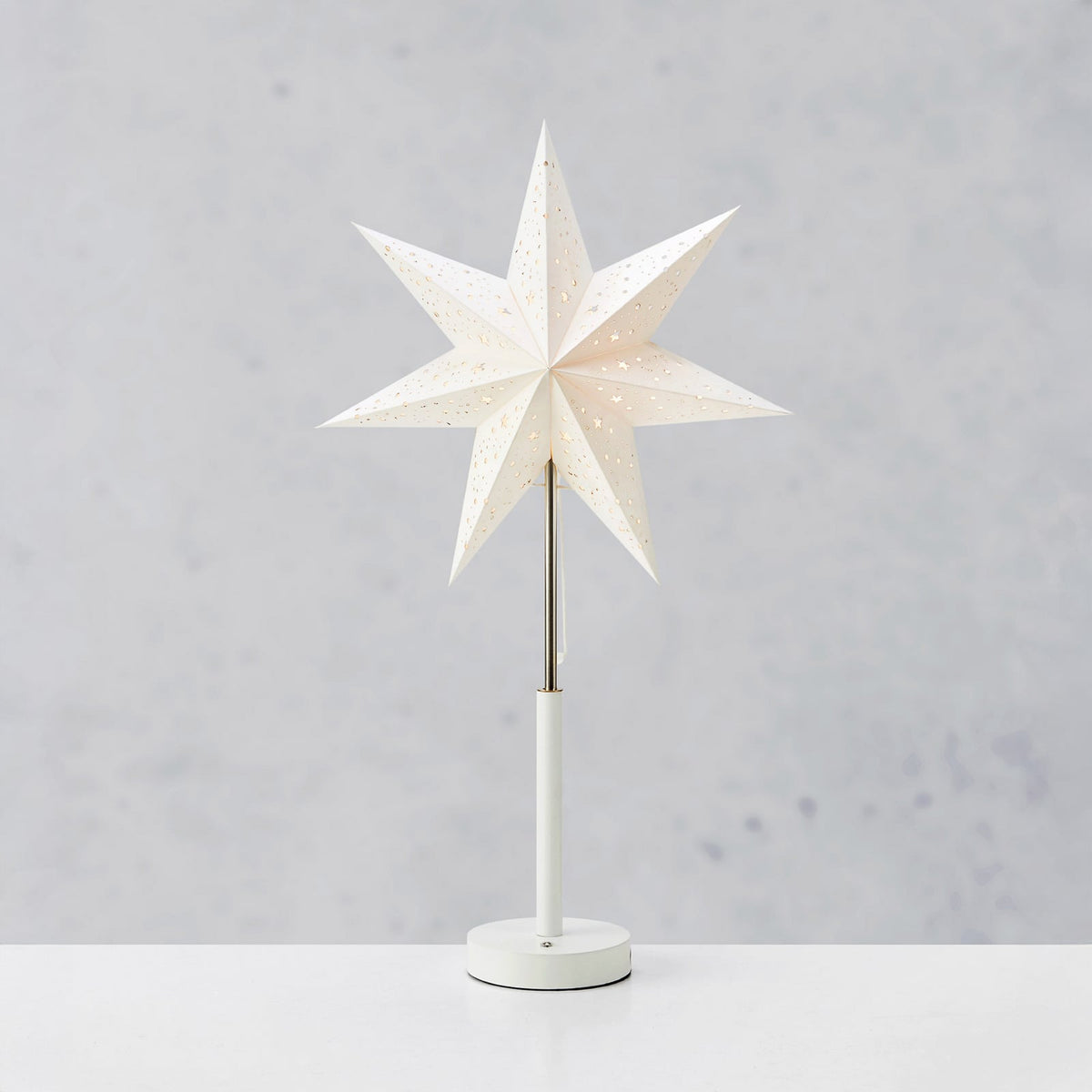 Detalj av LED-papirstjerne Noella oppladbar stål/hvit høyde 62 cm
