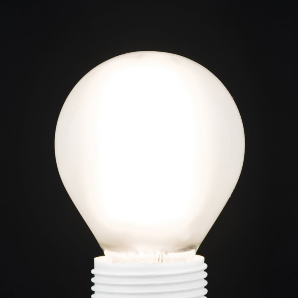 LED-pære dråpeform E14 5W 540lm 2700K matt dimbar - ORION montert i lampe