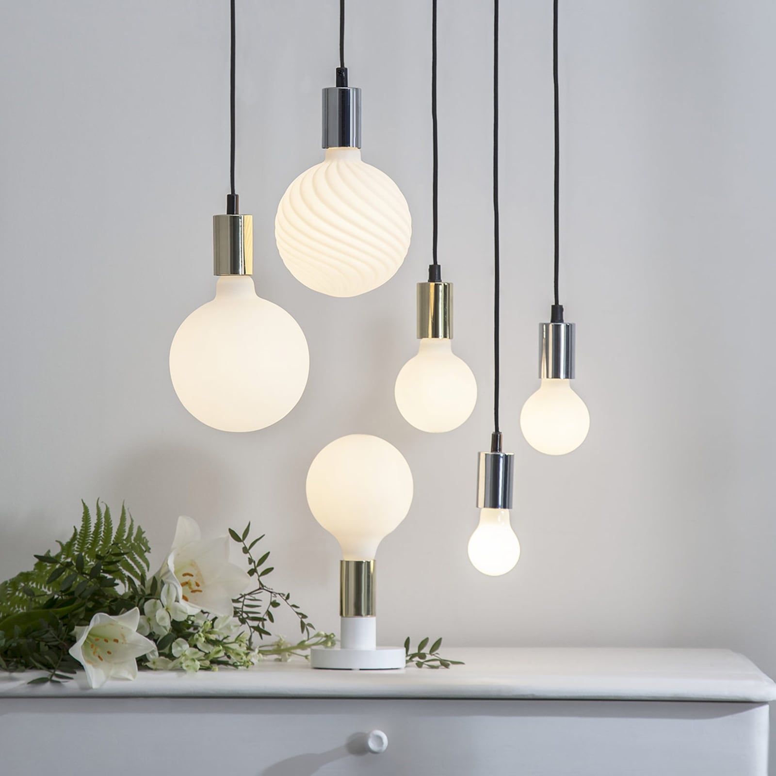 LED-pære E14 dråpeform 4,7W 2700K opal Ra90 STAR TRADING nærbilde