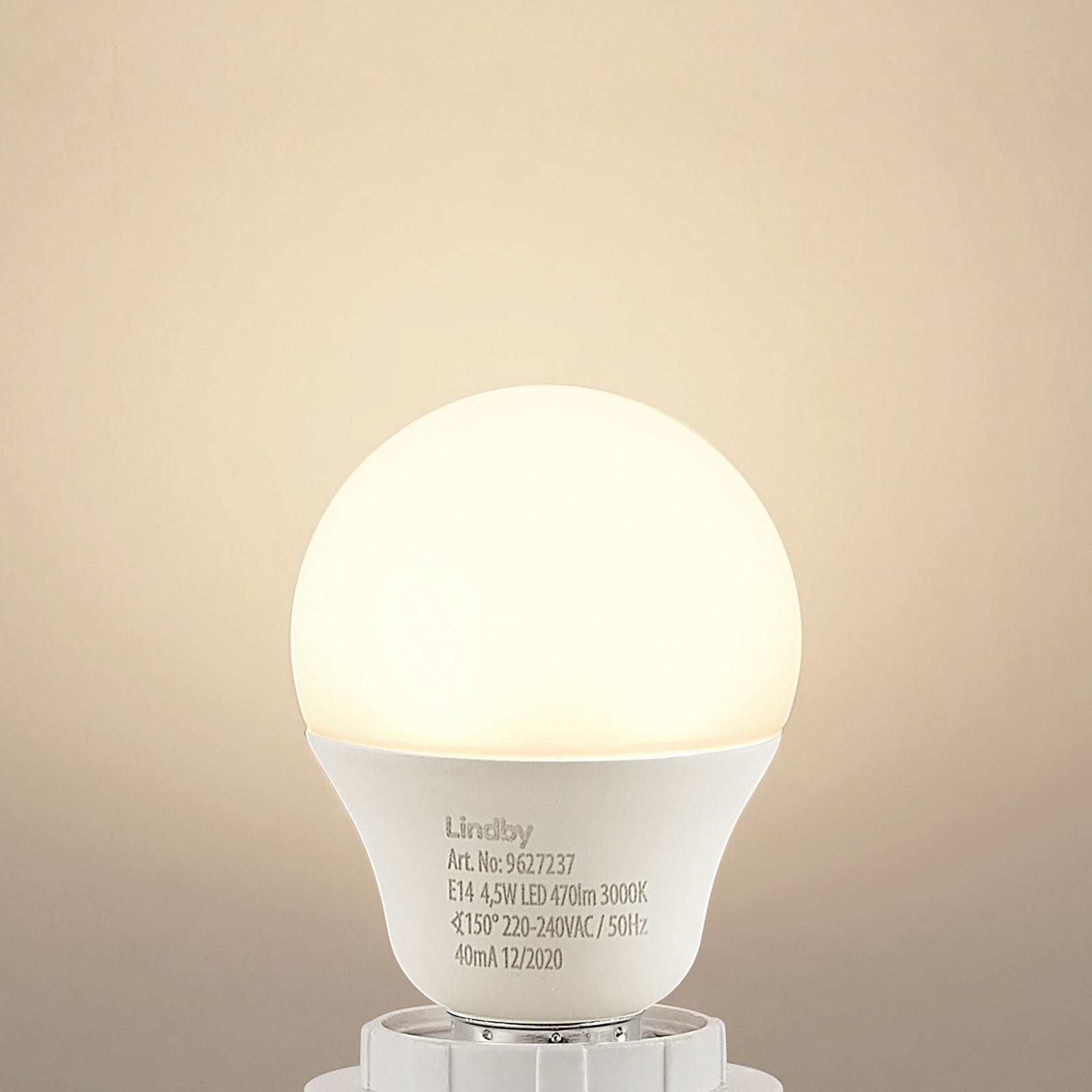 LED-pære E14 G45 dråpeform 4,5W 3000K opal nærbilde