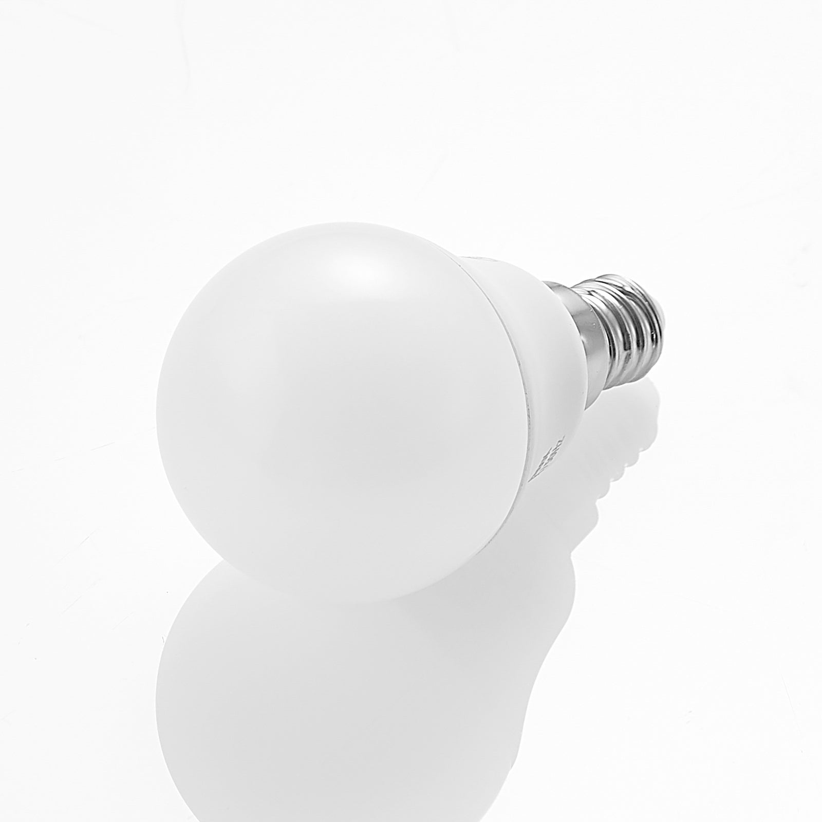 LED-pære E14 G45 dråpeform 4,5W 3000K opal i pakning
