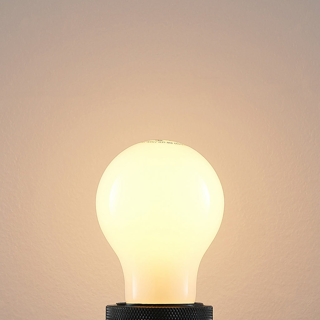 Montert LED-pære E27 4W 2700K dimbar opal 3-pakk Arcchio i lampe