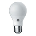 LED-pære E27 7,3W 2700K med bevegelsessensor opal - MEGAMAN forfra