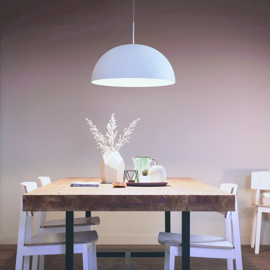 LED-pære E27 8W SceneSwitch 3-trinns dimming 2700K matt - Philips plassering i lampe