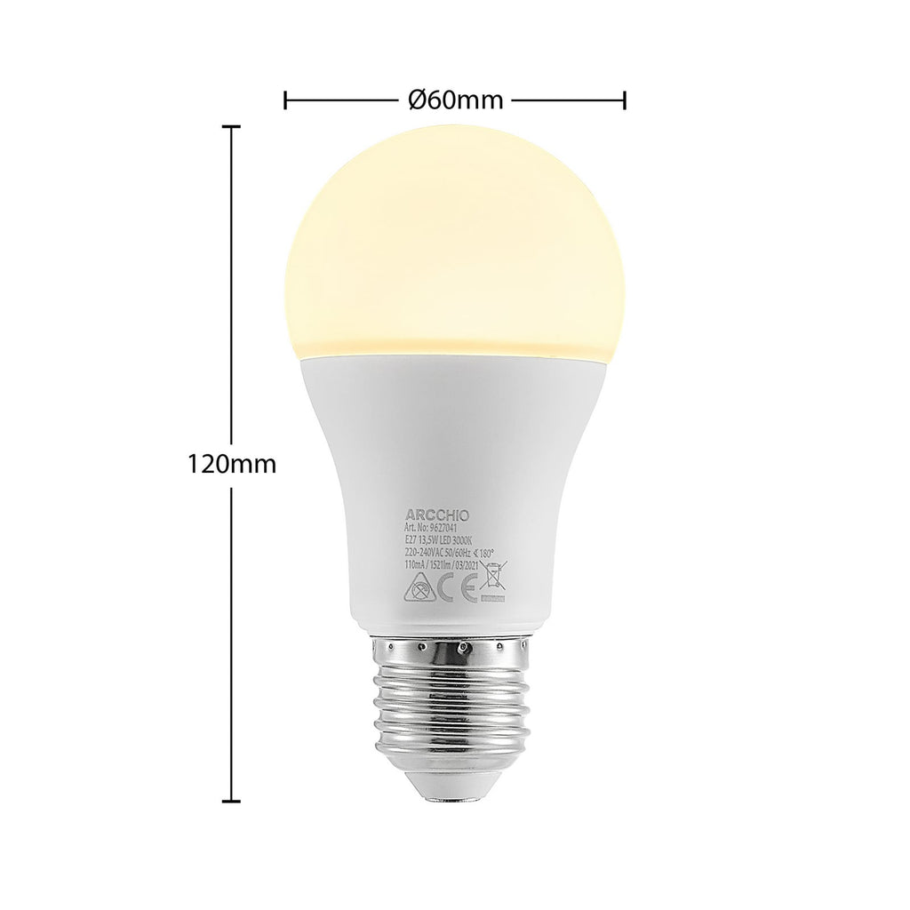 LED-pære E27 A60 13,5W opal 3000K 1521 lm ved siden av lamper