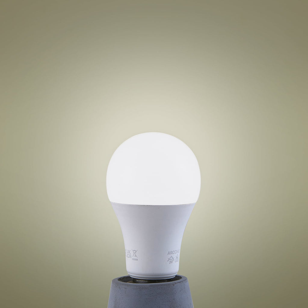 Detalj av LED-pære E27 A60 3,8W 4000K 806lm opal