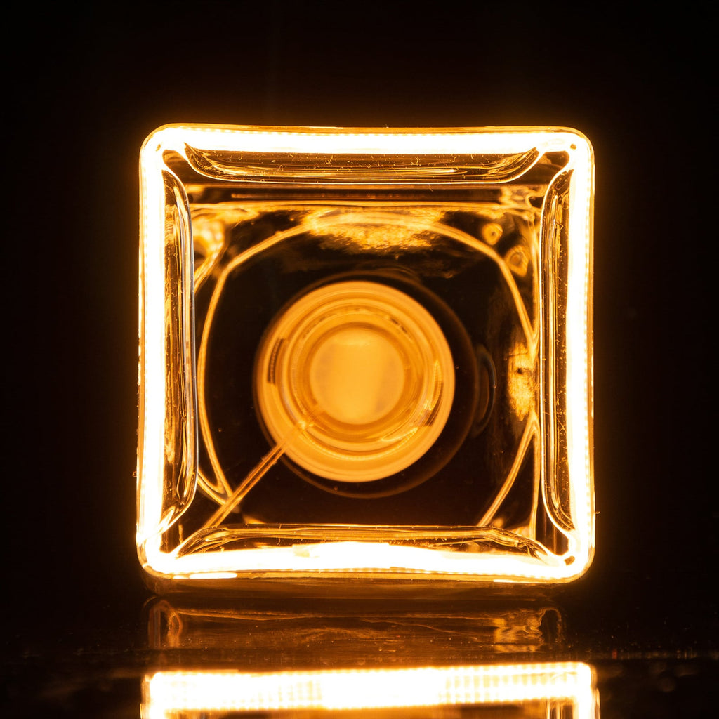 LED-pære Floating Cube E27 4,5W 2200K dimbar klar montert