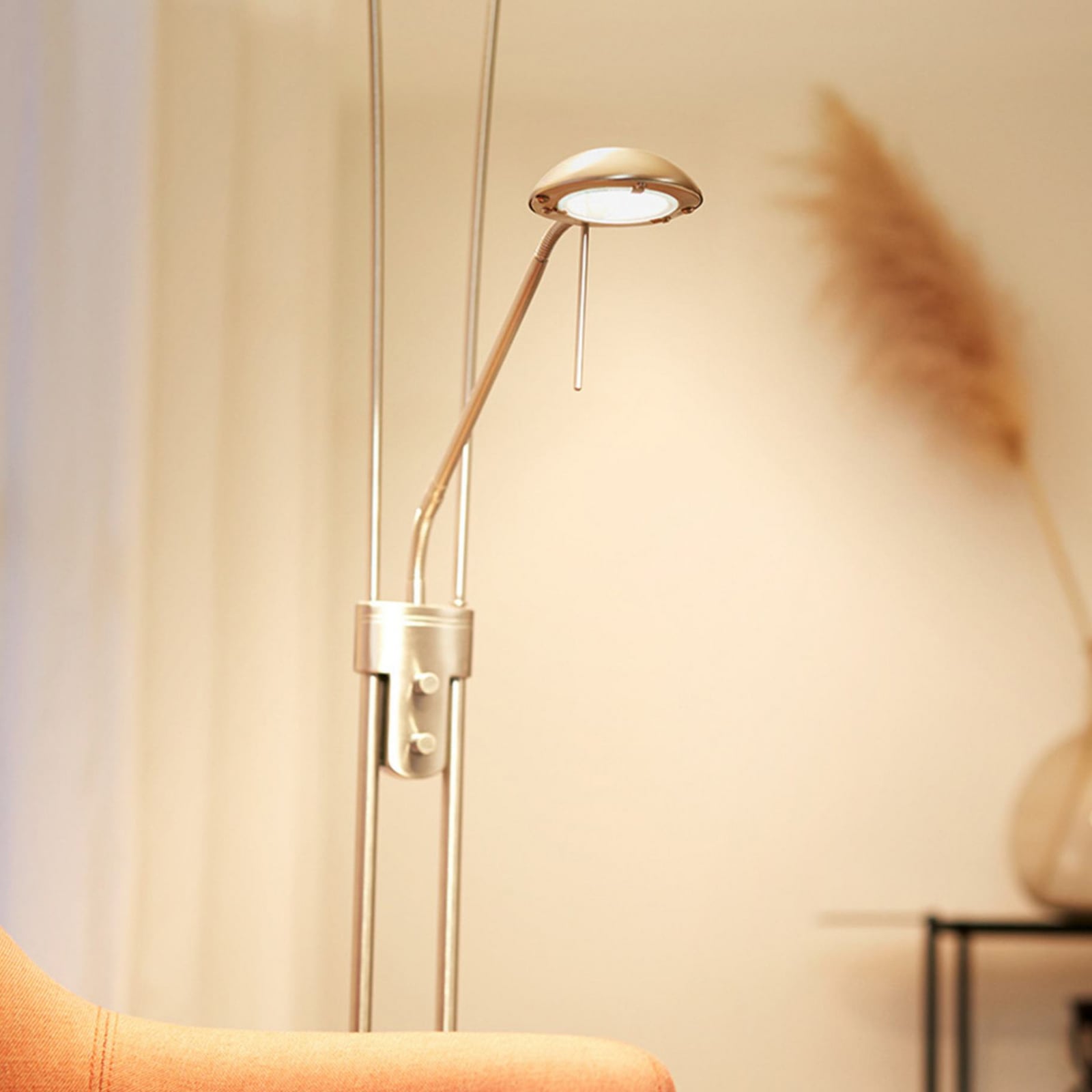 LED-pære G9 4W matt dimbar 480lm 2700K varmhvit - Philips detalj