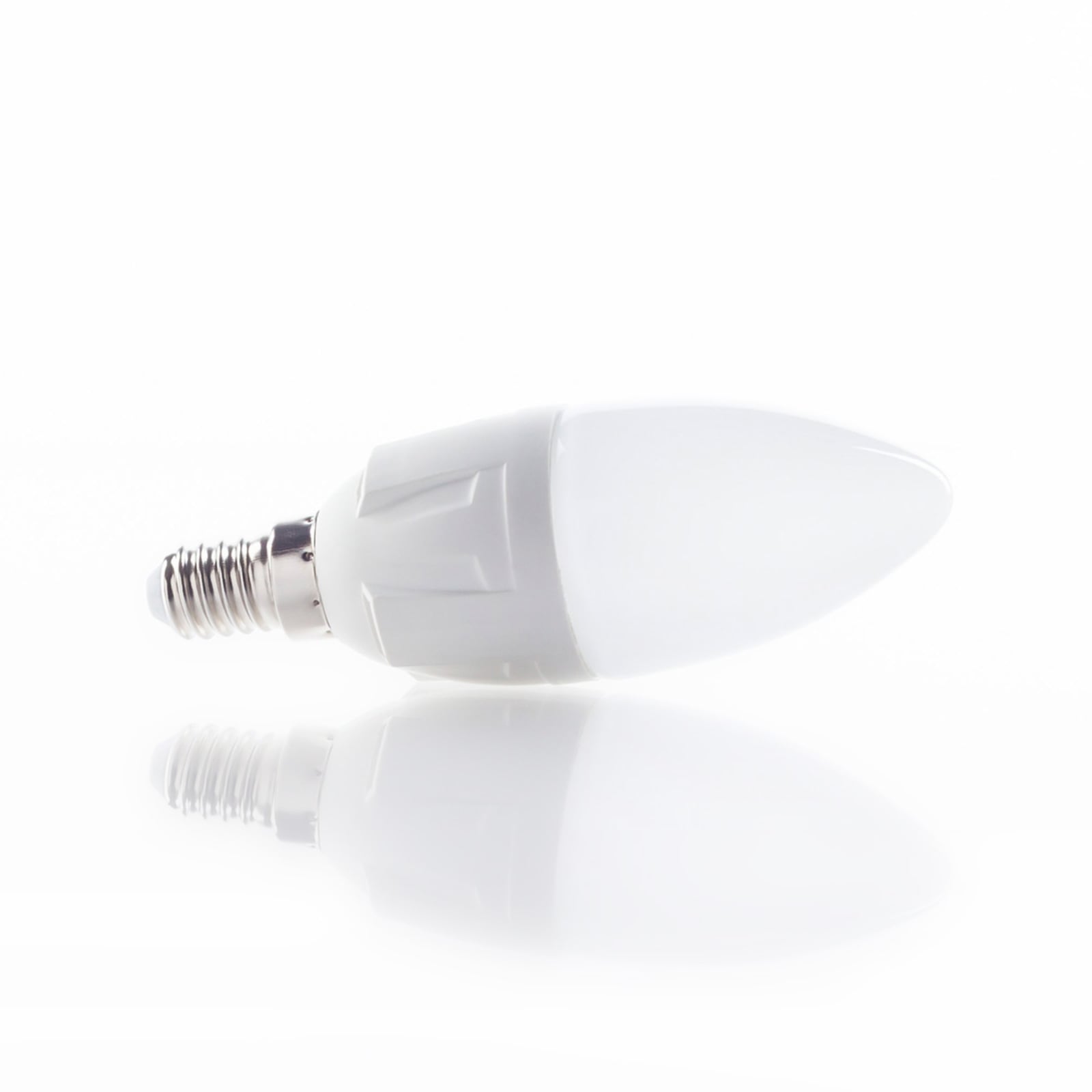 LED-pære kronelysform E14 4,9W 3000K matt 470lm - Lindby forfra