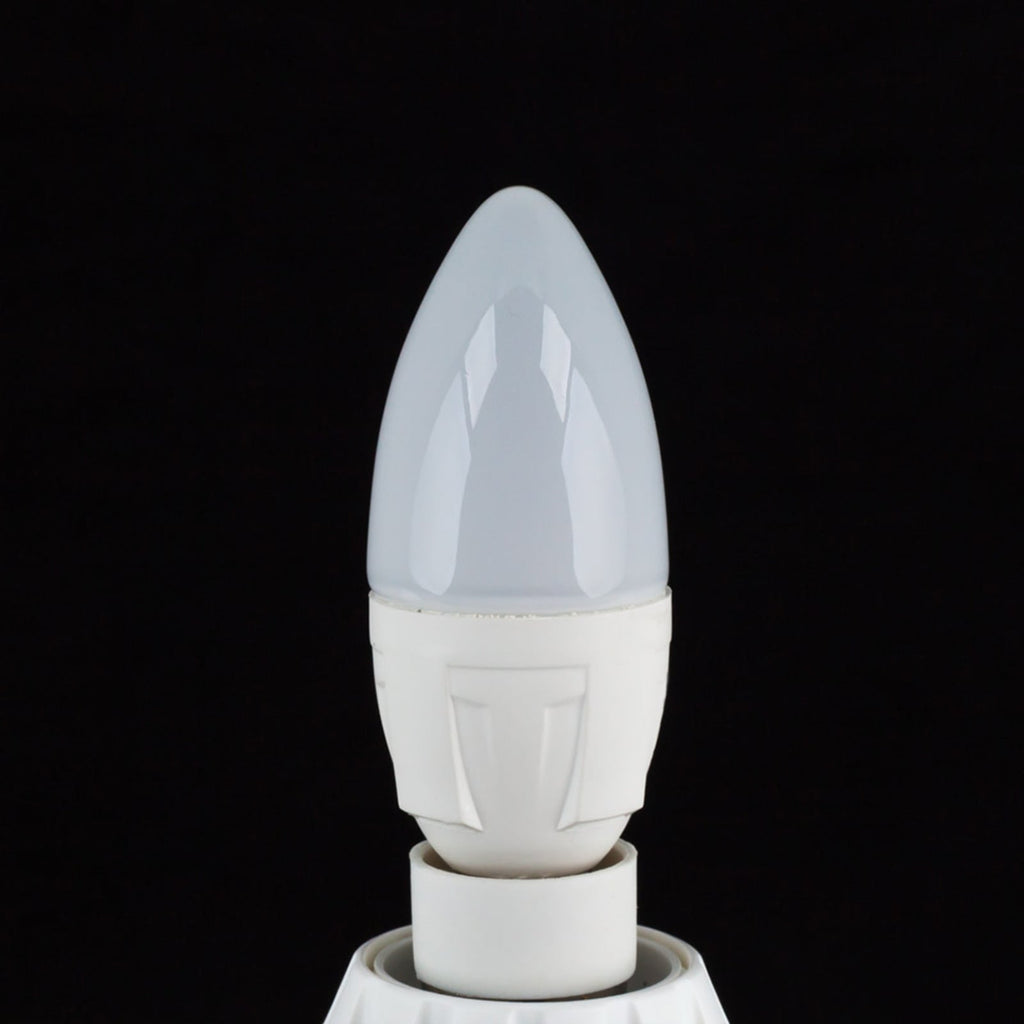 Montert LED-pære kronelysform E14 4,9W 3000K matt 470lm - Lindby