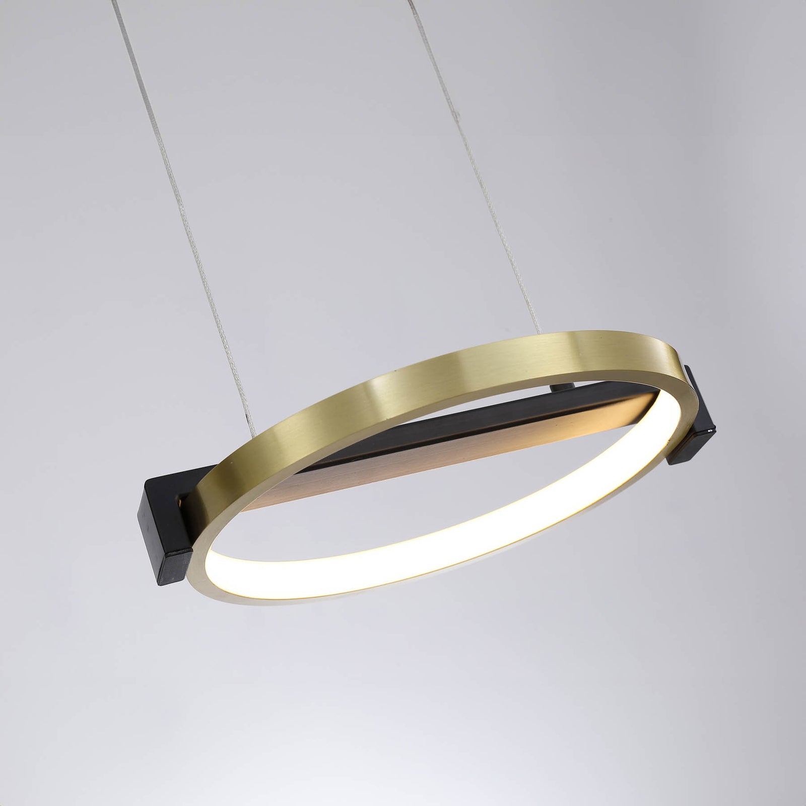 LED pendellampe Aerial 3-lys messing/svart dimbar montert