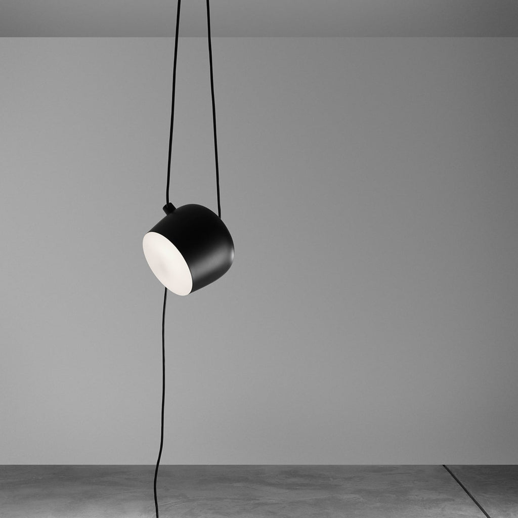 LED pendellampe Aim design svart Ø24 cm dimbar 16W detalj
