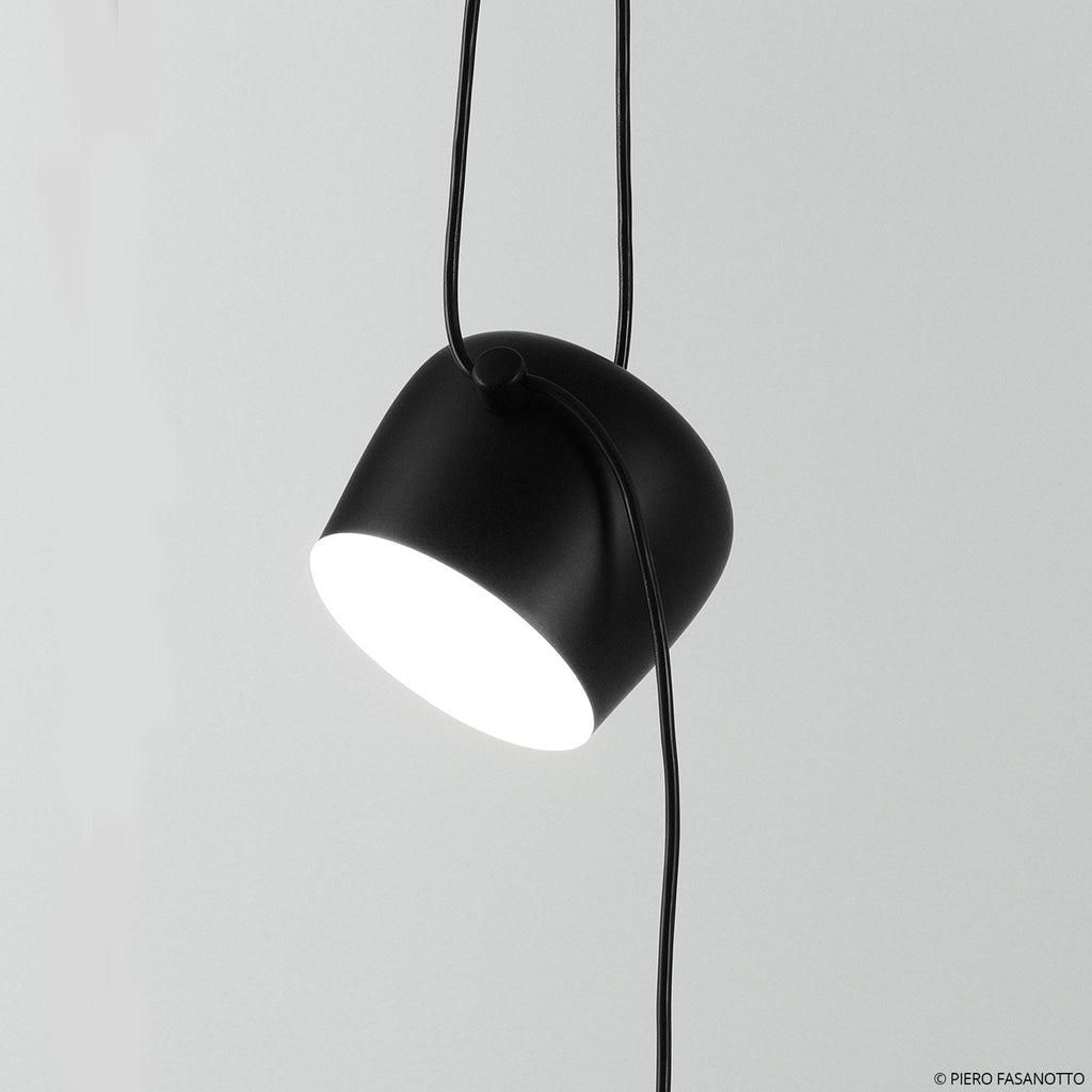 LED pendellampe Aim Small dimbar svart Ø17 cm 12W montert