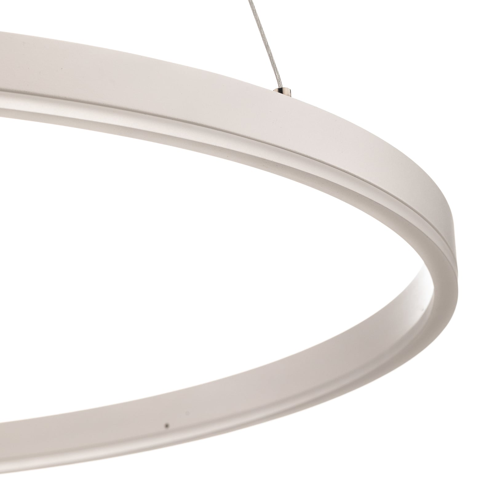 LED pendellampe Albiona dimbar hvit ring Ø80 cm opplyst i mørkt rom