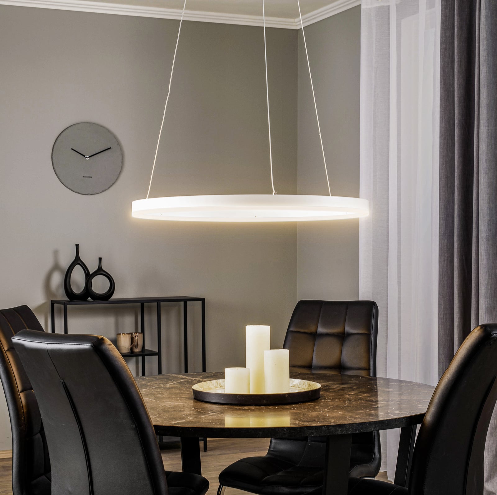 LED pendellampe Albiona hvit dimbar detalj av ringform