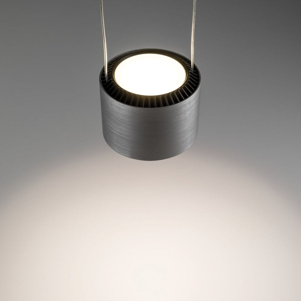 LED pendellampe Aldan 3-lys dimbar aluminium 67 cm svart detalj
