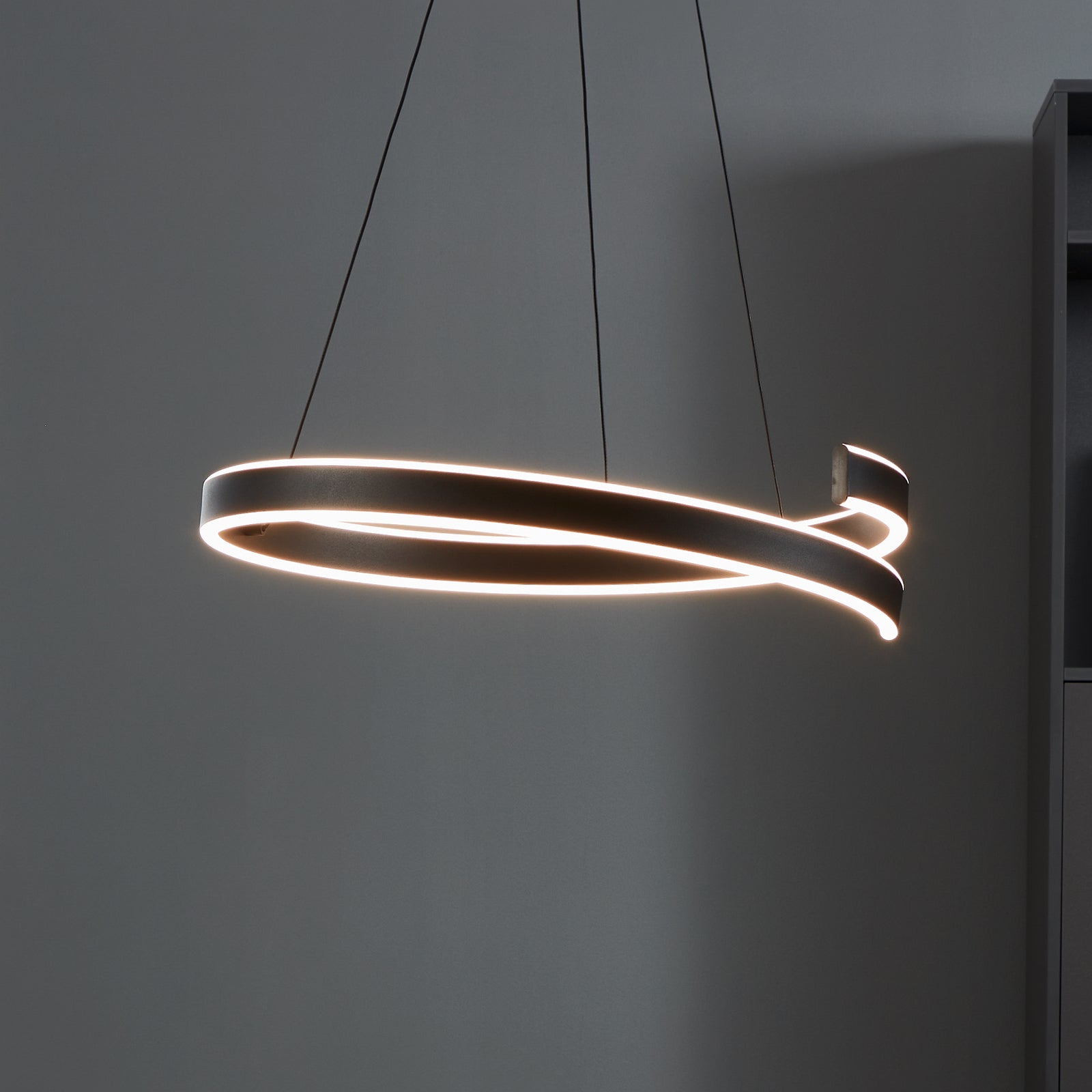 LED pendellampe Andabaia-Z svart CCT forfra