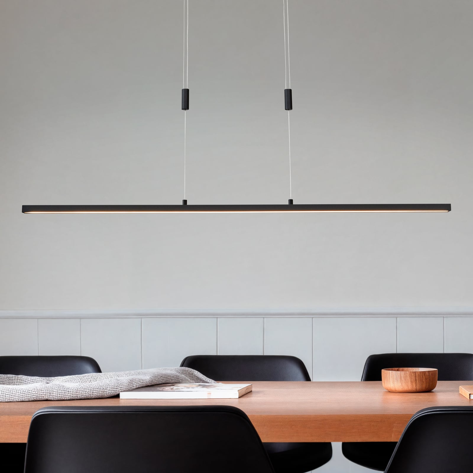 LED pendellampe Arneja svart 120 cm dimbar CCT forfra