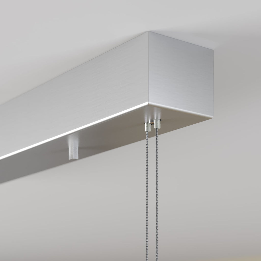 LED pendellampe Arnik dimbar matt nikkel 140 cm 30W montert i stue