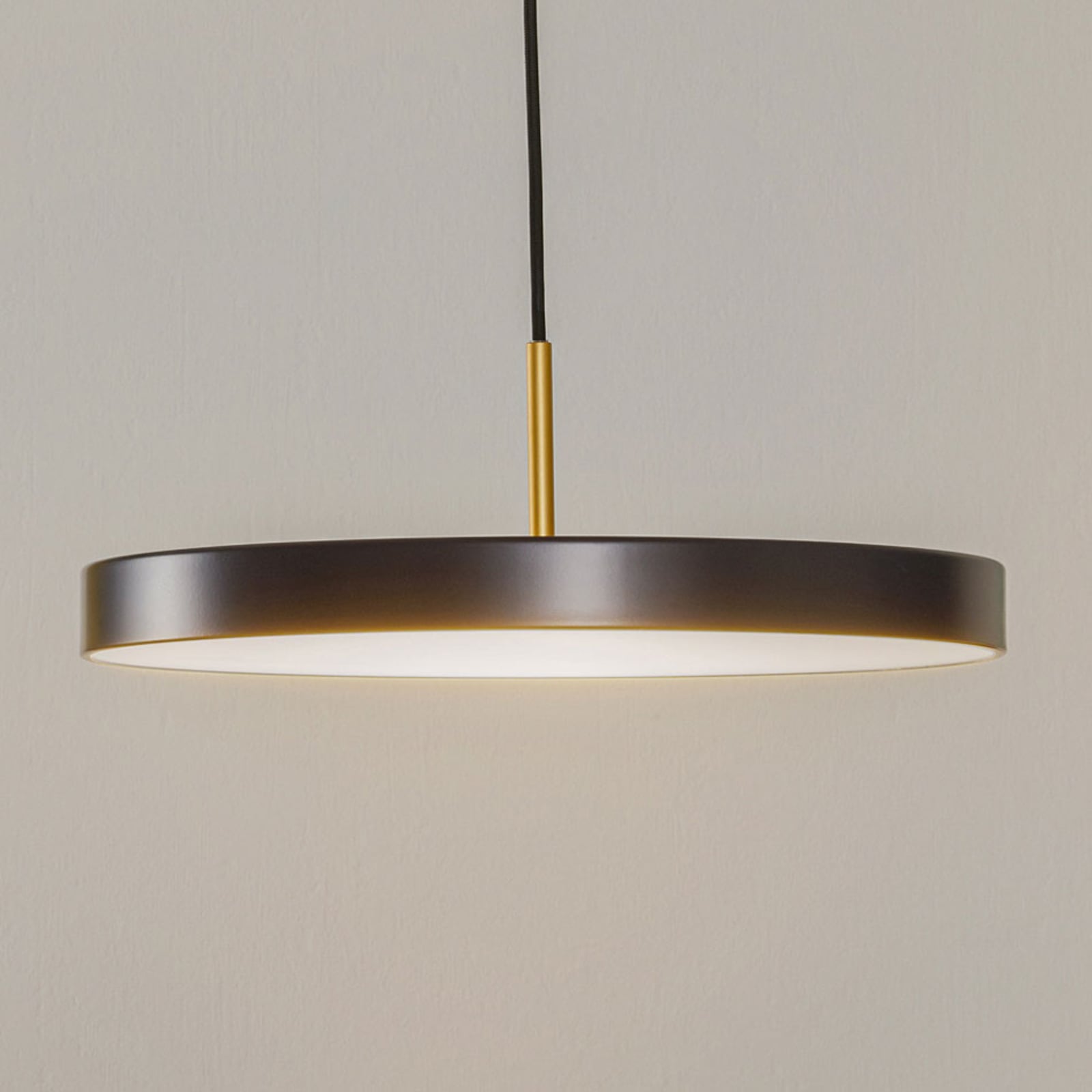 LED pendellampe Asteria dimbar antrasitt/messing Ø43 cm forfra