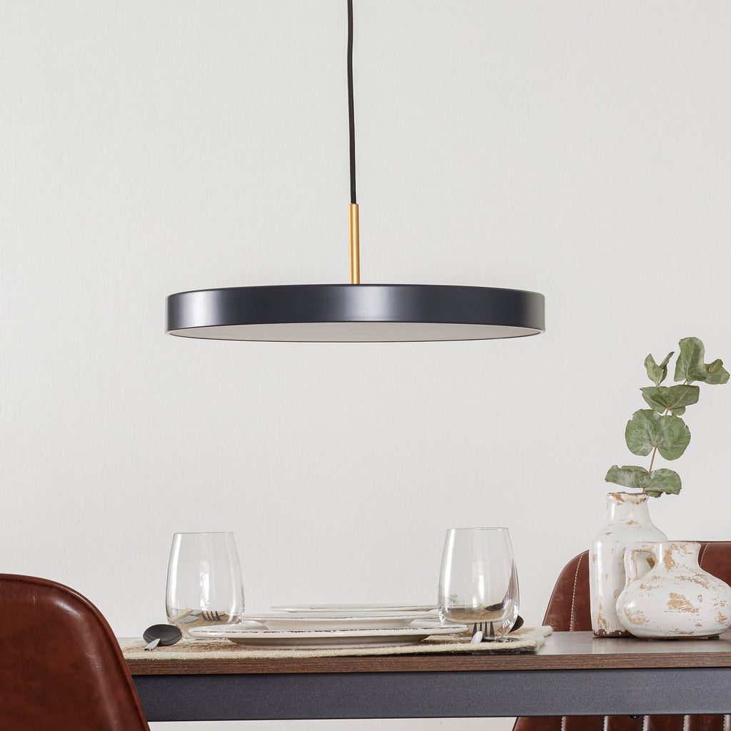LED pendellampe Asteria dimbar antrasitt/messing Ø43 cm bakside