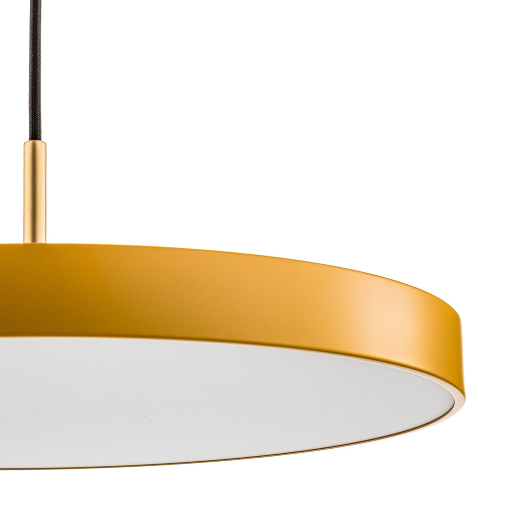 LED pendellampe Asteria Medium gul/messing dimbar Ø43 cm nærbilde