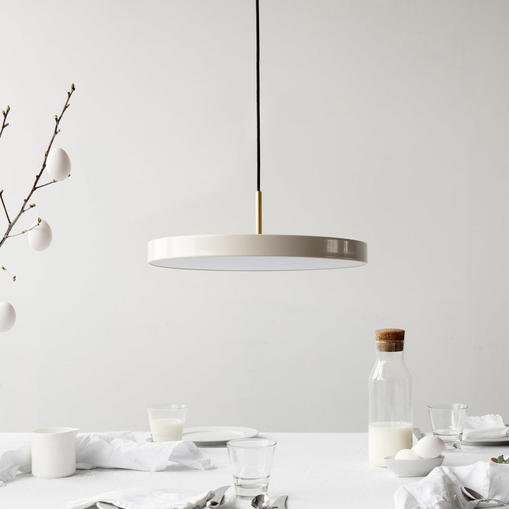 LED pendellampe Asteria Medium perlemor messing bakside