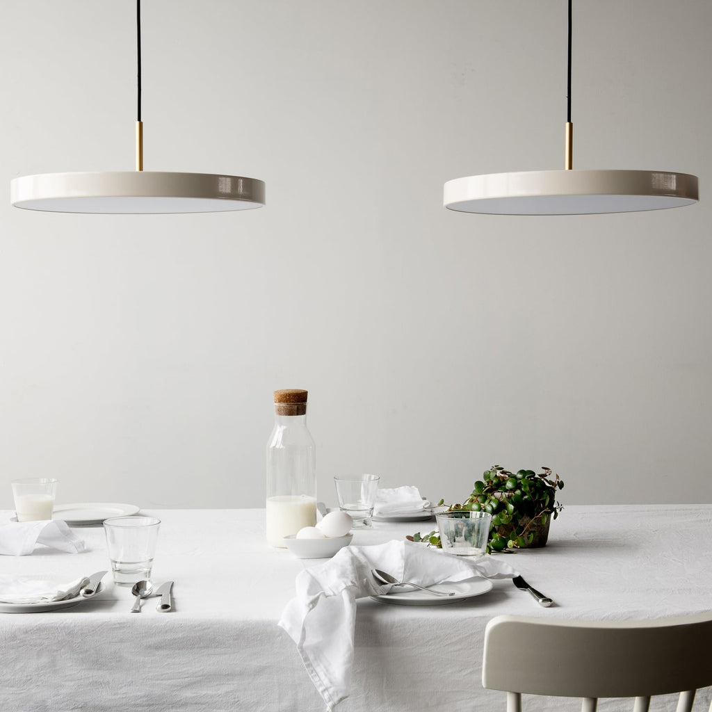 LED pendellampe Asteria Medium perlemor messing lysmodus