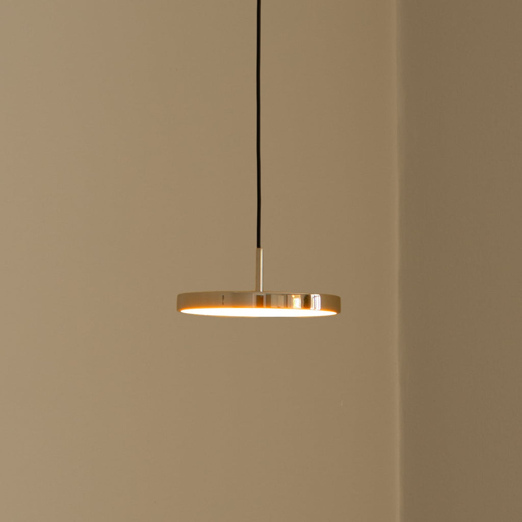 LED pendellampe Asteria Micro polert messing Ø15 cm forfra