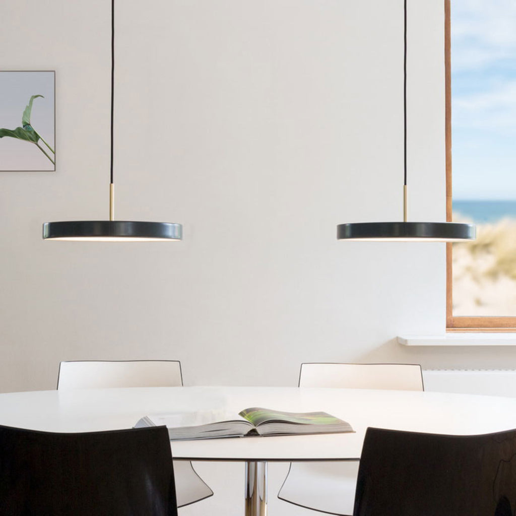 LED pendellampe Asteria Mini dimbar antrasitt messing nærbilde