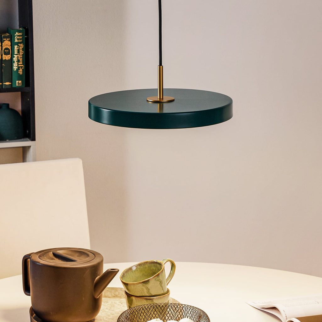 LED pendellampe Asteria Mini mørkegrønn/messing forfra