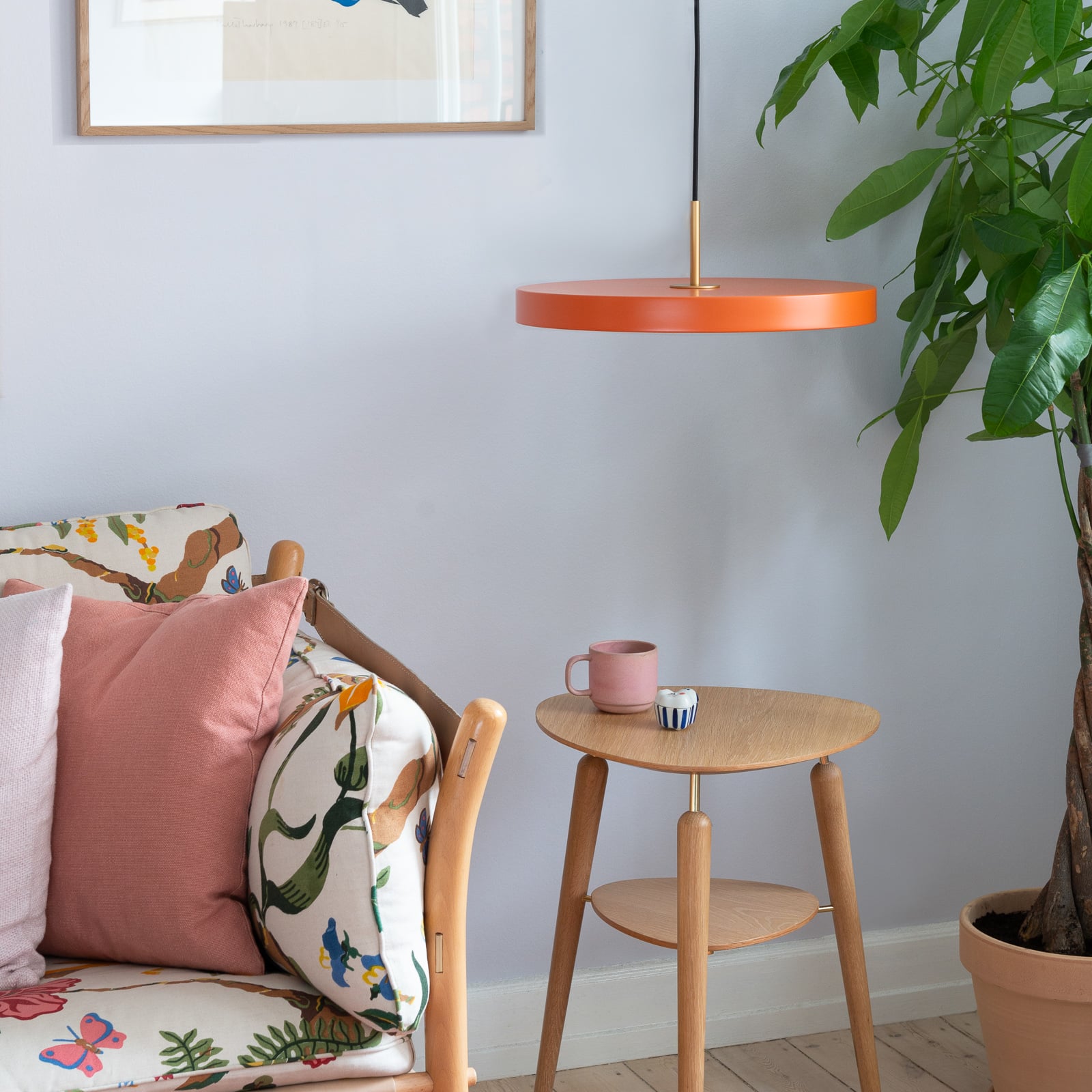 LED pendellampe Asteria Mini oransje/messing montert i rom