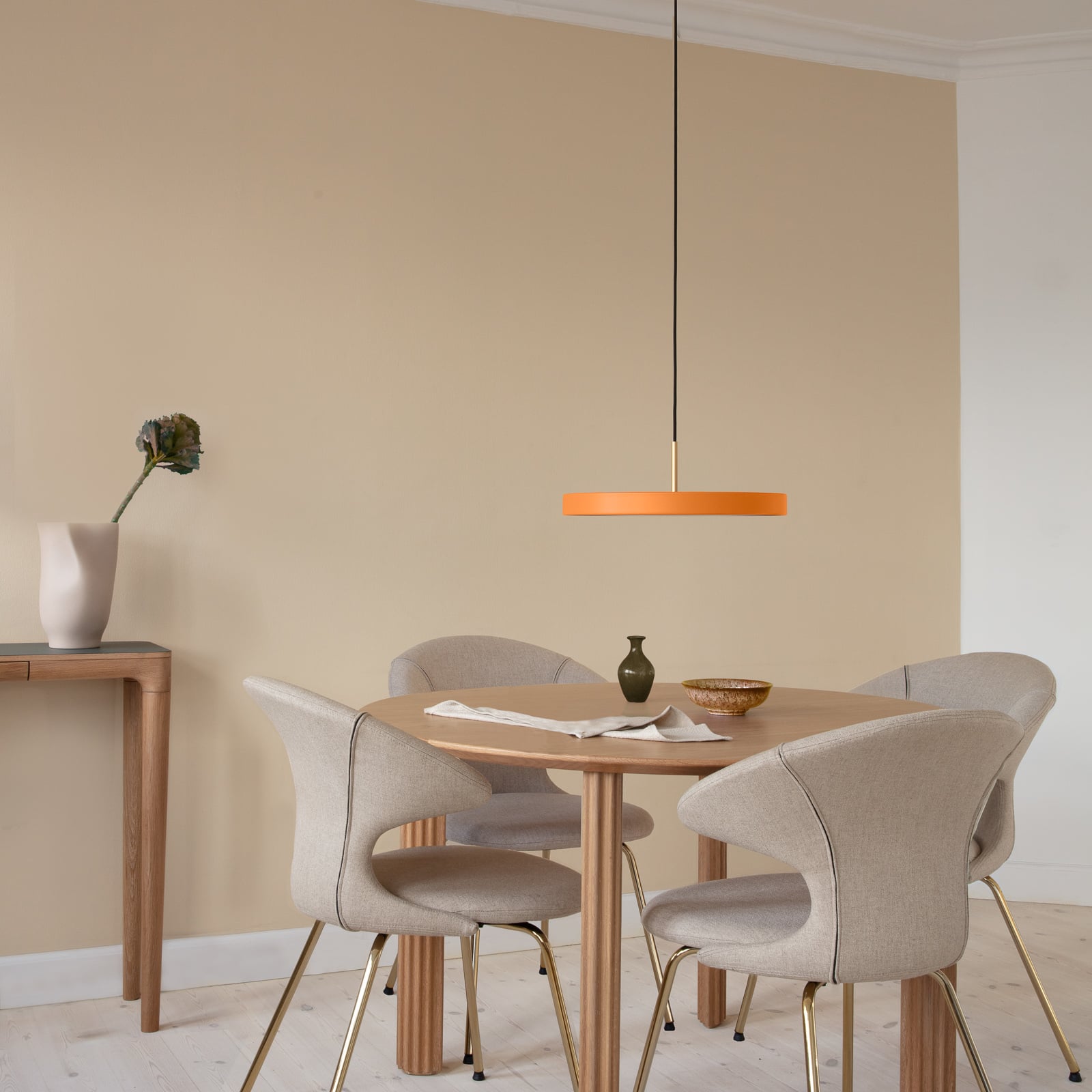 LED pendellampe Asteria Mini oransje/messing lysdetalj