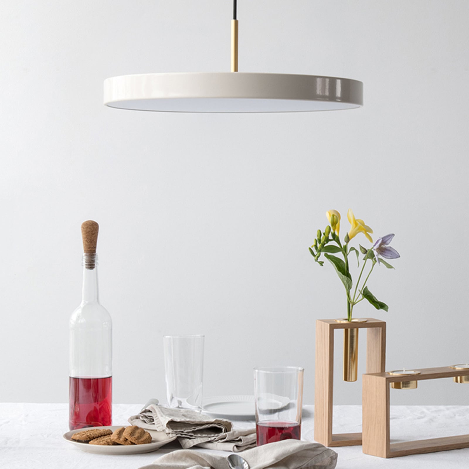 LED pendellampe Asteria Mini perlehvit/messing dimmefunksjon