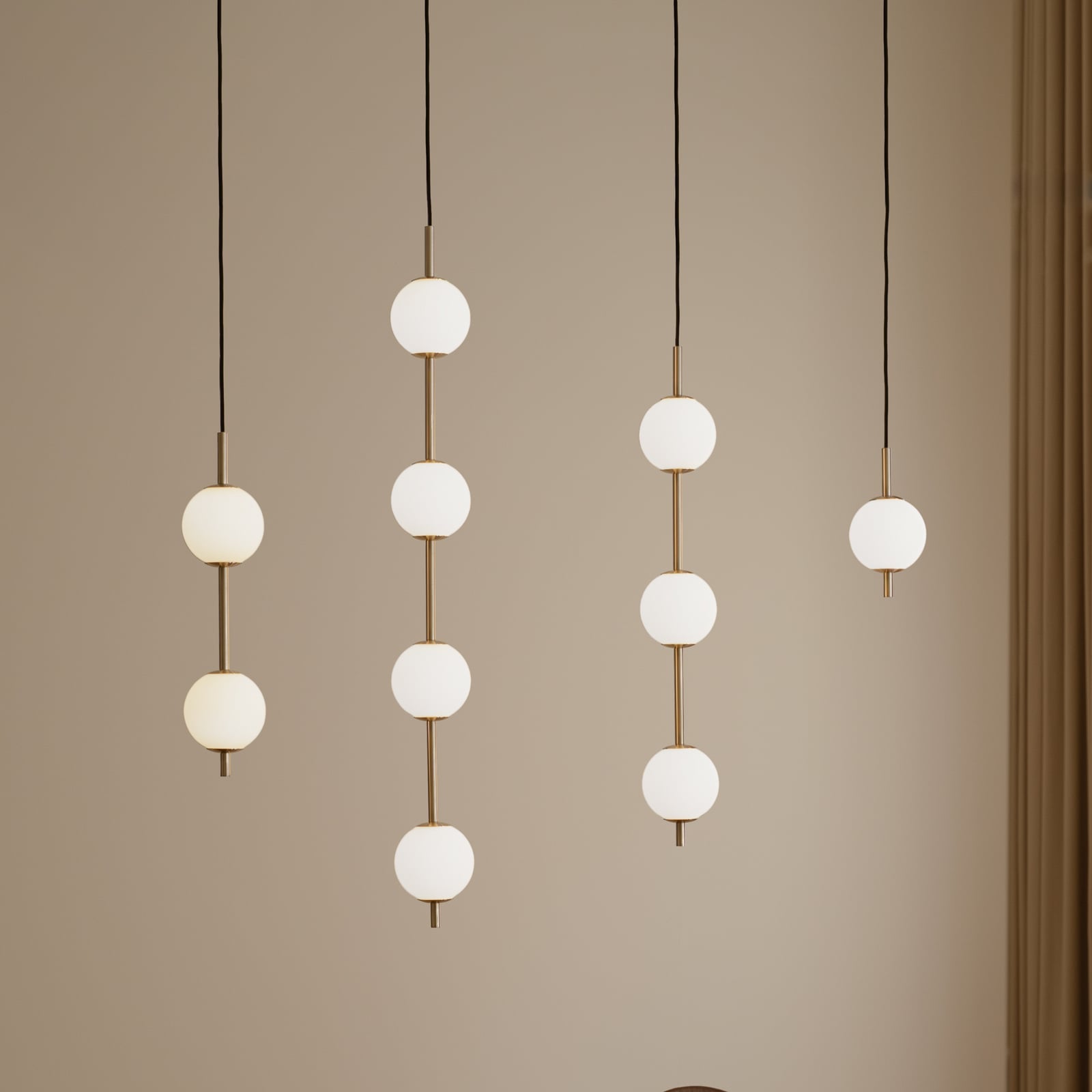 LED pendellampe Audrey 2-lys dimbar opalglass messing bakside