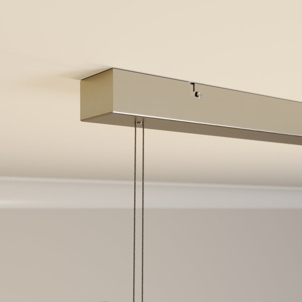 LED pendellampe Auron spiralformet nikkel montert i rom