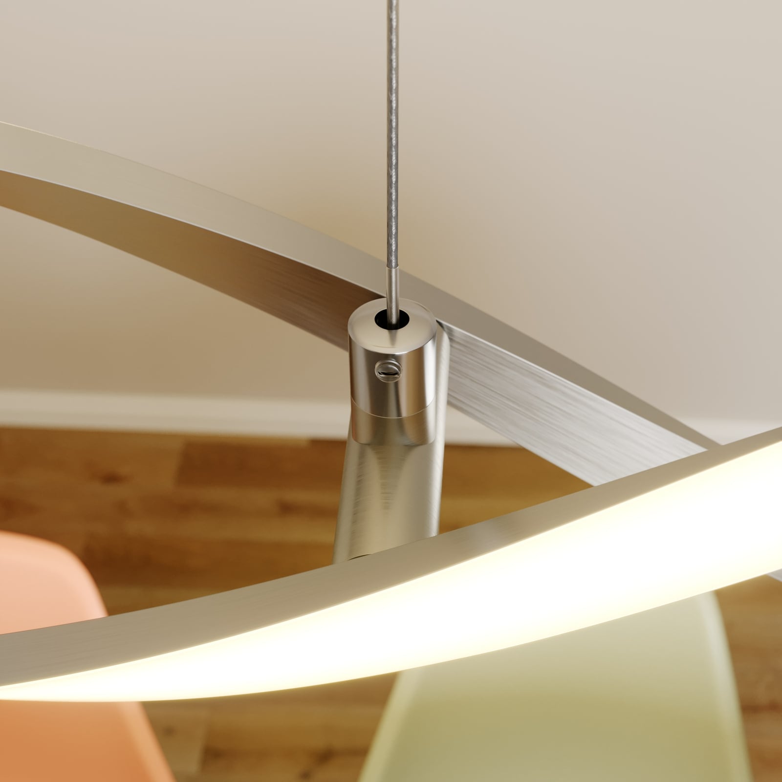 LED pendellampe Auron spiralformet nikkel nærbilde av lys