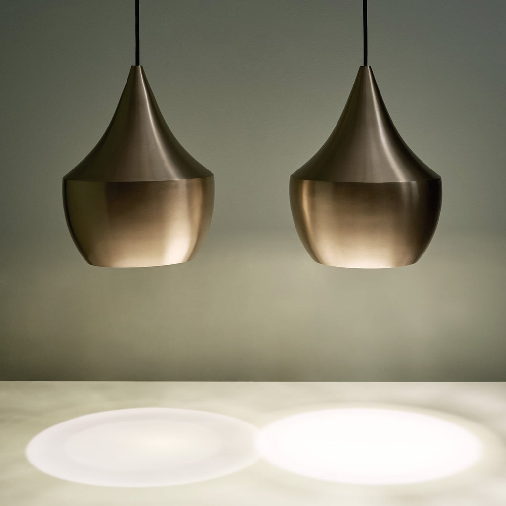 Detalj av messingfinish på LED pendellampe Beat Fat dimbar messing Ø24 cm - Tom Dixon