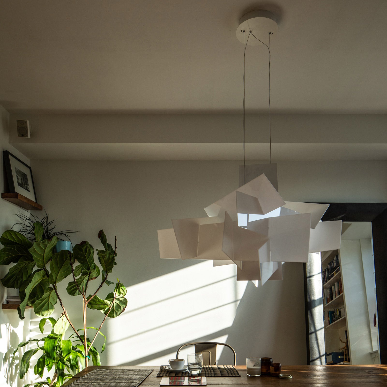 Nærbilde av LED pendellampe Big Bang dimbar hvit Ø130 cm
