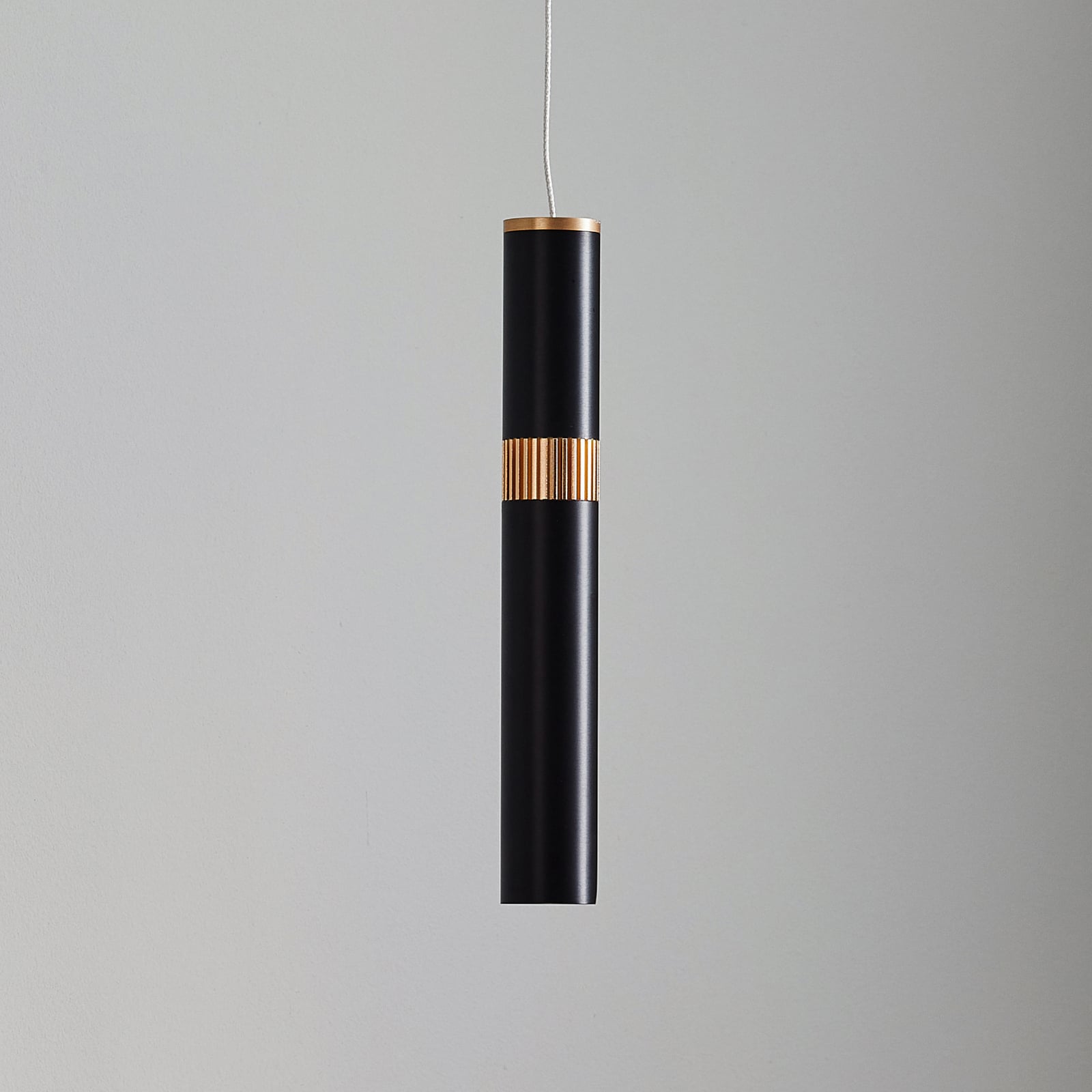 LED pendellampe Bjarko svart/messing forfra