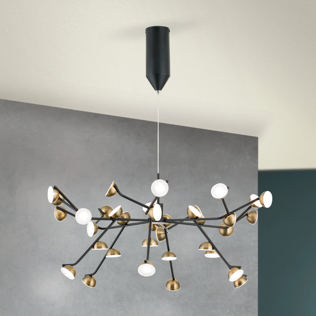 Montert LED pendellampe Blossom 36-lys svart/gull Ø76 cm i rom